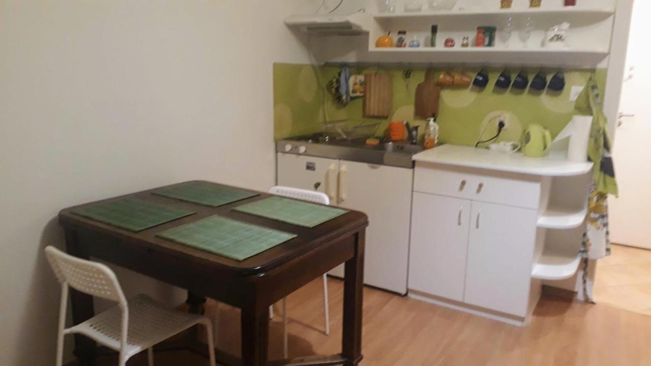 Kawalerka Na Starym Zoliborzu Apartment Warsaw Luaran gambar